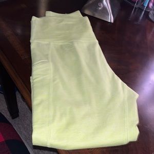 Womens Aries Leggings Size 11 Light green with pockets